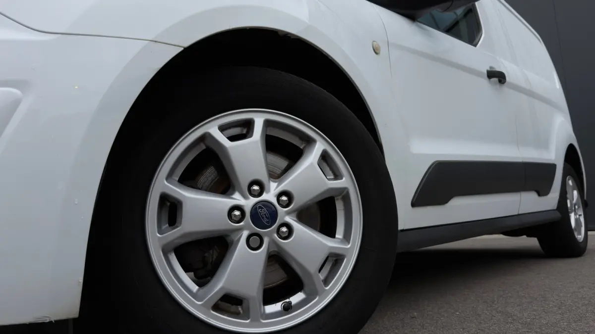 1.5 TDCI L1 Trend HP | Achteruitrijcamera | Cruise control en lederen stuurwiel | Lichtmetalen velgen 16"