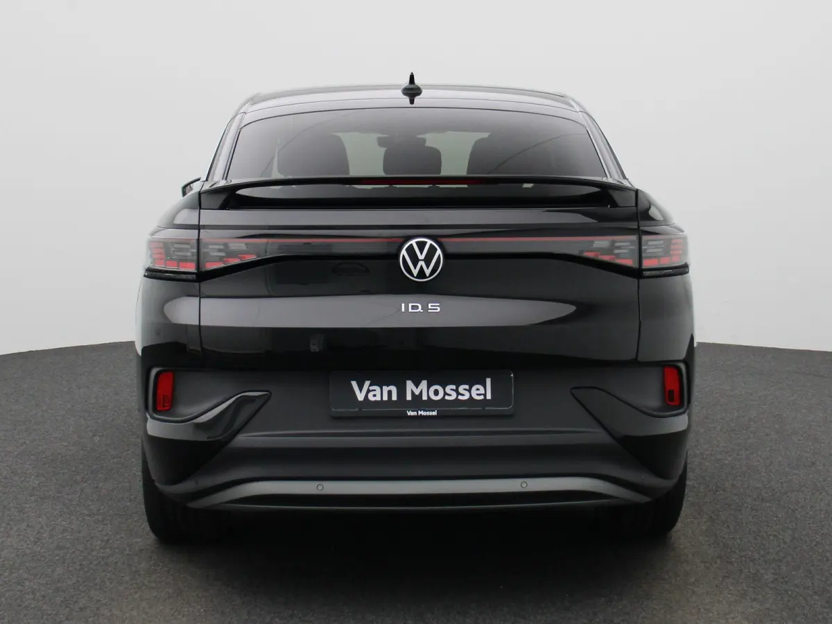 ID.5 Pro 77 kWh 204 PK| Dealeronderhouden | Warmtepomp | Panoramadak | Navigatie | Achteruitrijcamera | LED Matrix | Keyless Access | Stoelverwarming | Stuurwielverwarming | 21 Inch Velgen