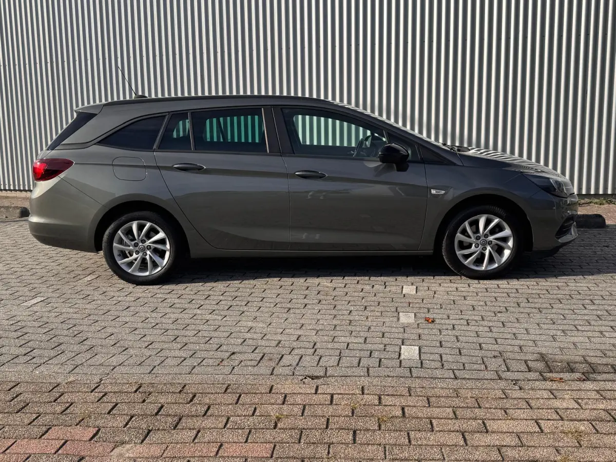 1.2 Business Edition | Trekhaak | Stoel/Stuurverwarming | Navigatie | Camera | Cruise Control | | DAB ontvanger | Dakrails | Electronic climate controle