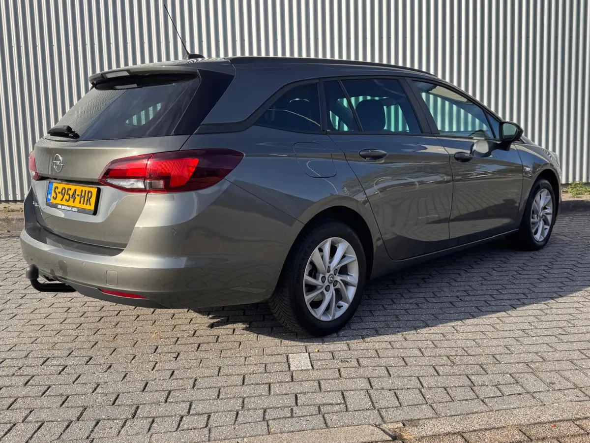 1.2 Business Edition | Trekhaak | Stoel/Stuurverwarming | Navigatie | Camera | Cruise Control | | DAB ontvanger | Dakrails | Electronic climate controle