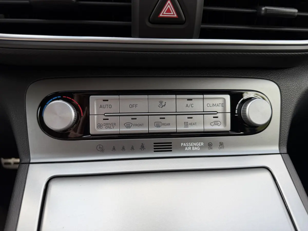EV Premium 64 kWh / Warmtepomp / Keyless / Stoelverw. + ventilatie / HU-display