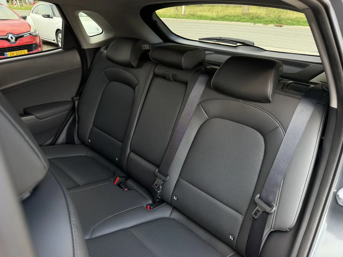 EV Premium 64 kWh / Warmtepomp / Keyless / Stoelverw. + ventilatie / HU-display
