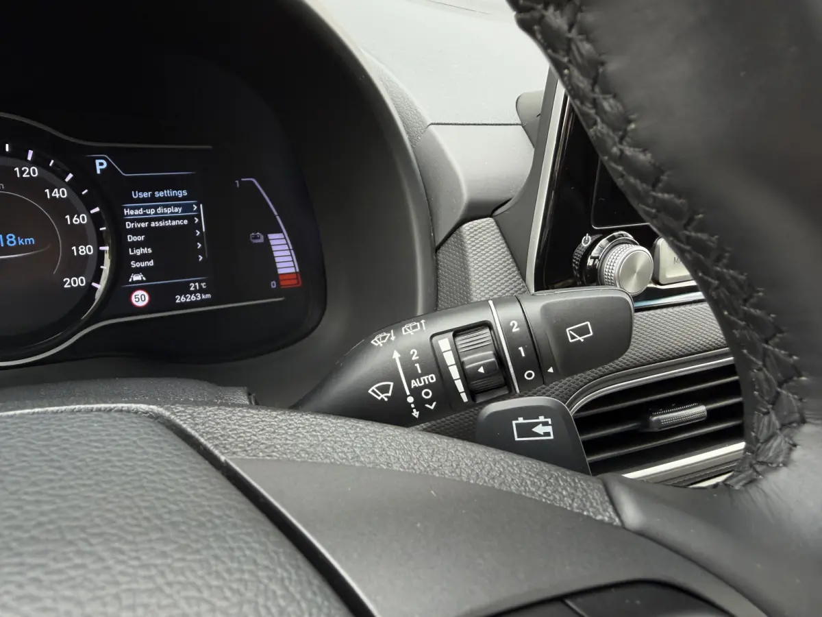 EV Premium 64 kWh / Warmtepomp / Keyless / Stoelverw. + ventilatie / HU-display