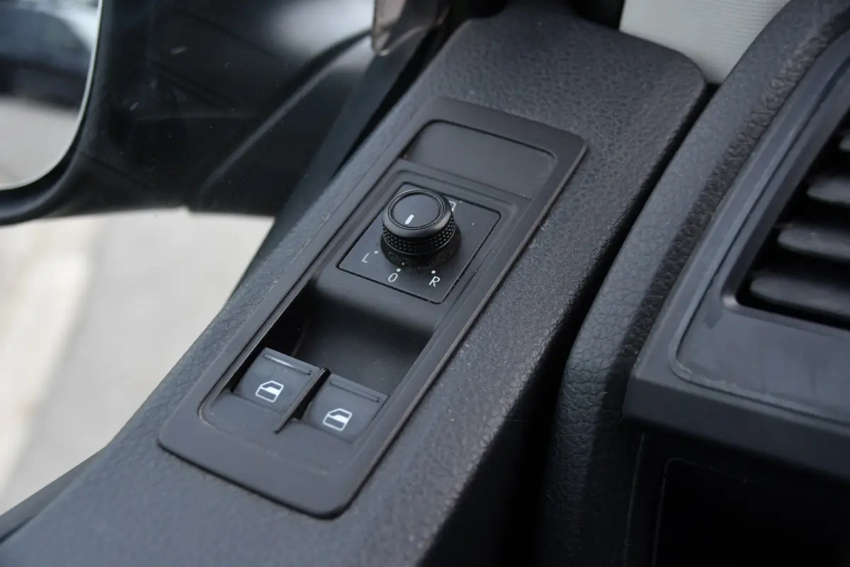 2.0 TDI L1H1 PB Edition Camera, Airco, Trekhaak, Multimedia, 85pk, Radio, Uniek!