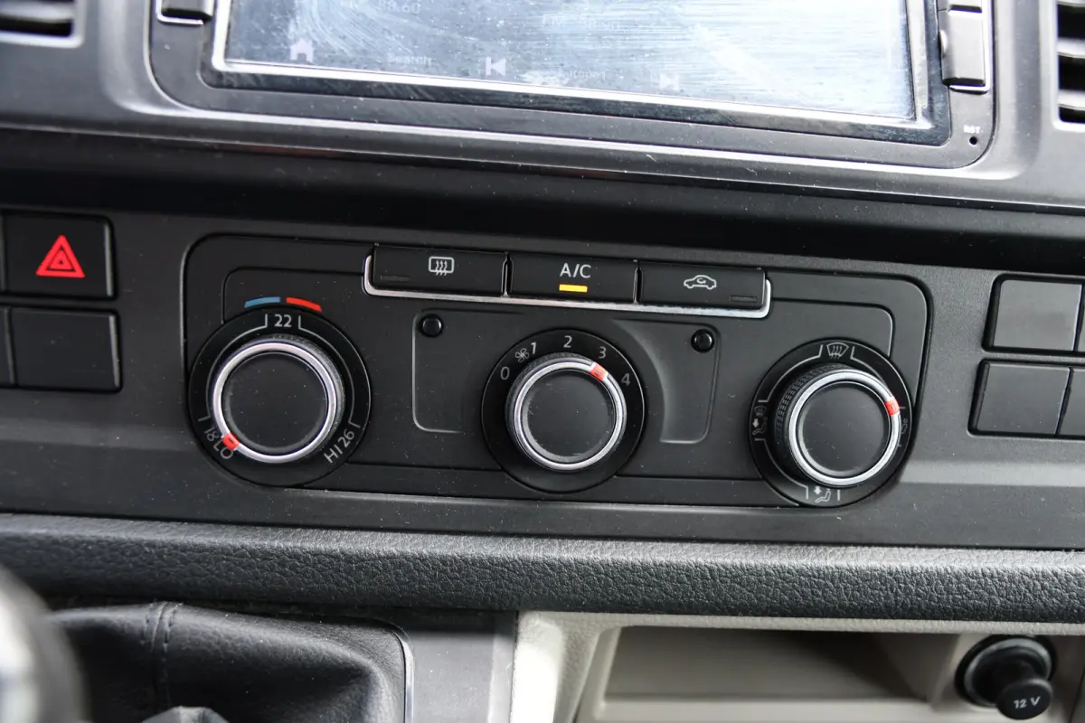2.0 TDI L1H1 PB Edition Camera, Airco, Trekhaak, Multimedia, 85pk, Radio, Uniek!