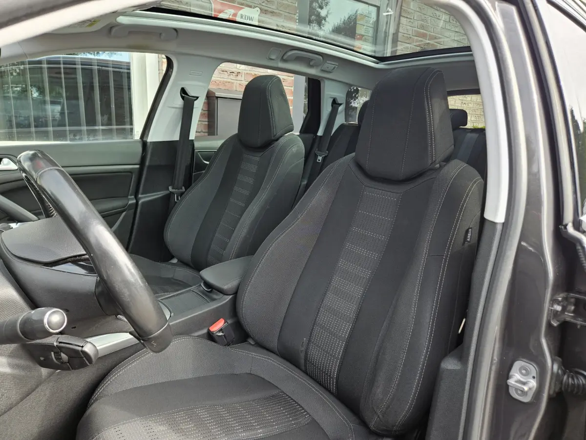 1.2 PureTech Allure Trekhaak! Revisie Motor! LED! Carplay! Panoramadak!