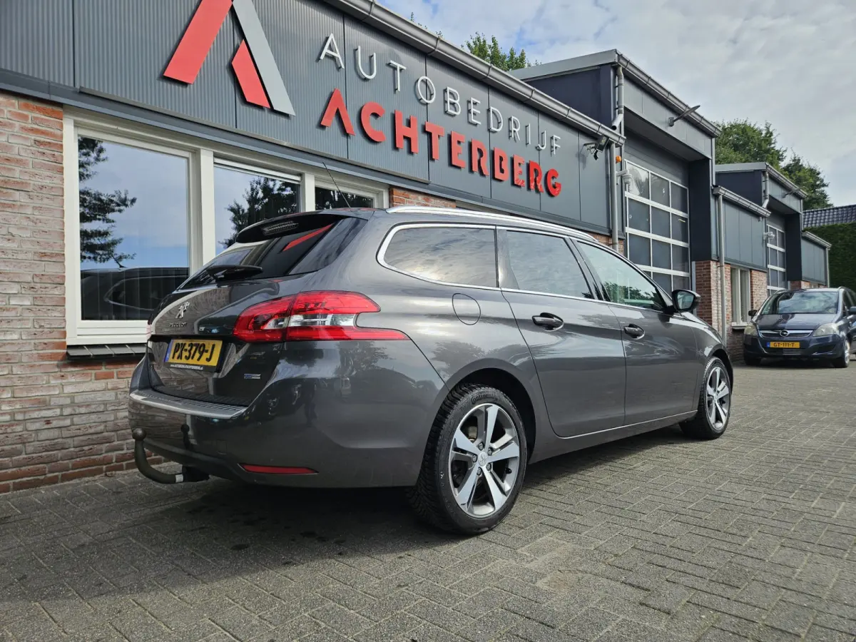 1.2 PureTech Allure Trekhaak! Revisie Motor! LED! Carplay! Panoramadak!