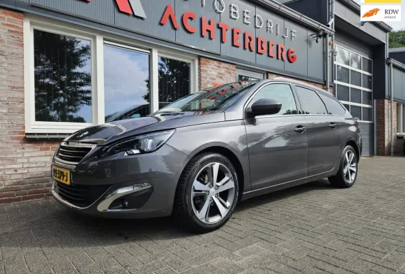 1.2 PureTech Allure Trekhaak! Revisie Motor! LED! Carplay! Panoramadak!