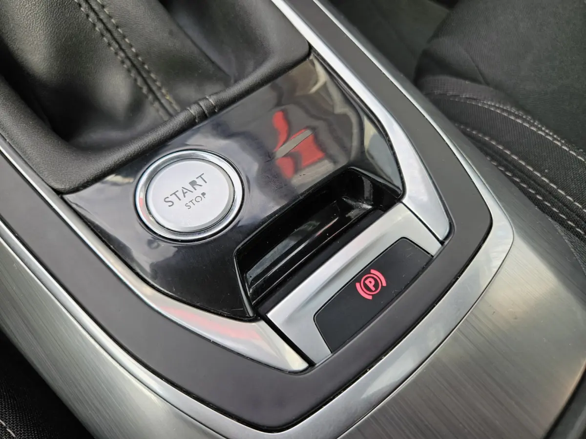1.2 PureTech Allure Trekhaak! Revisie Motor! LED! Carplay! Panoramadak!