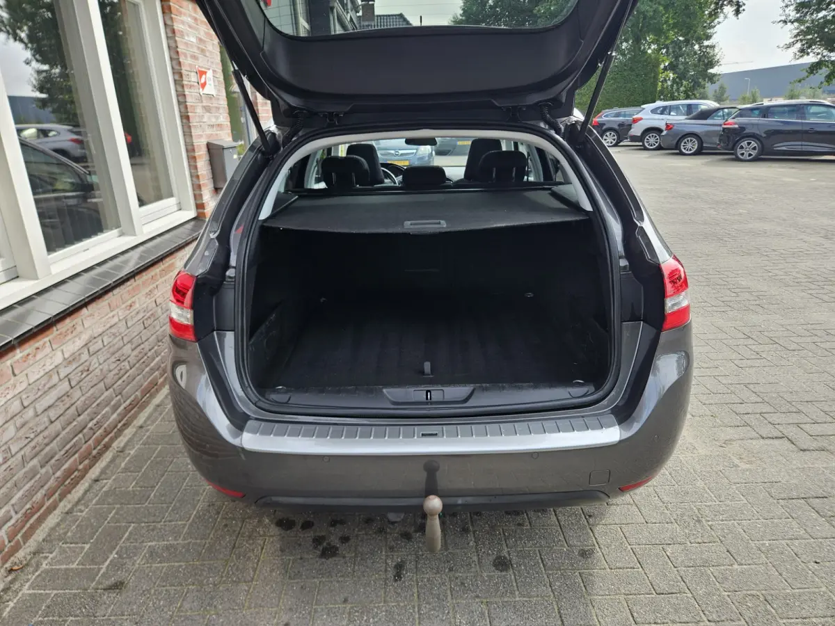 1.2 PureTech Allure Trekhaak! Revisie Motor! LED! Carplay! Panoramadak!