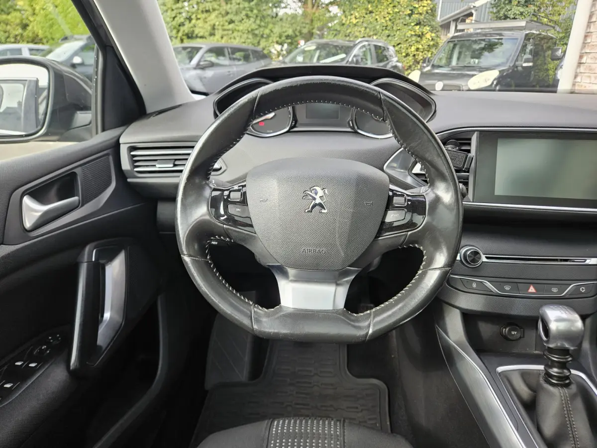 1.2 PureTech Allure Trekhaak! Revisie Motor! LED! Carplay! Panoramadak!