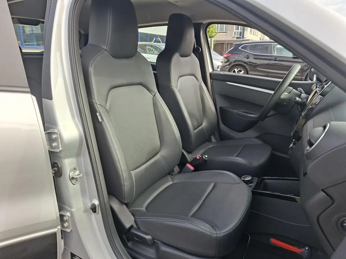 Expression SOH 92% Carplay Navigatie LM Velgen Camera Lederen Interieur PDC-Achter