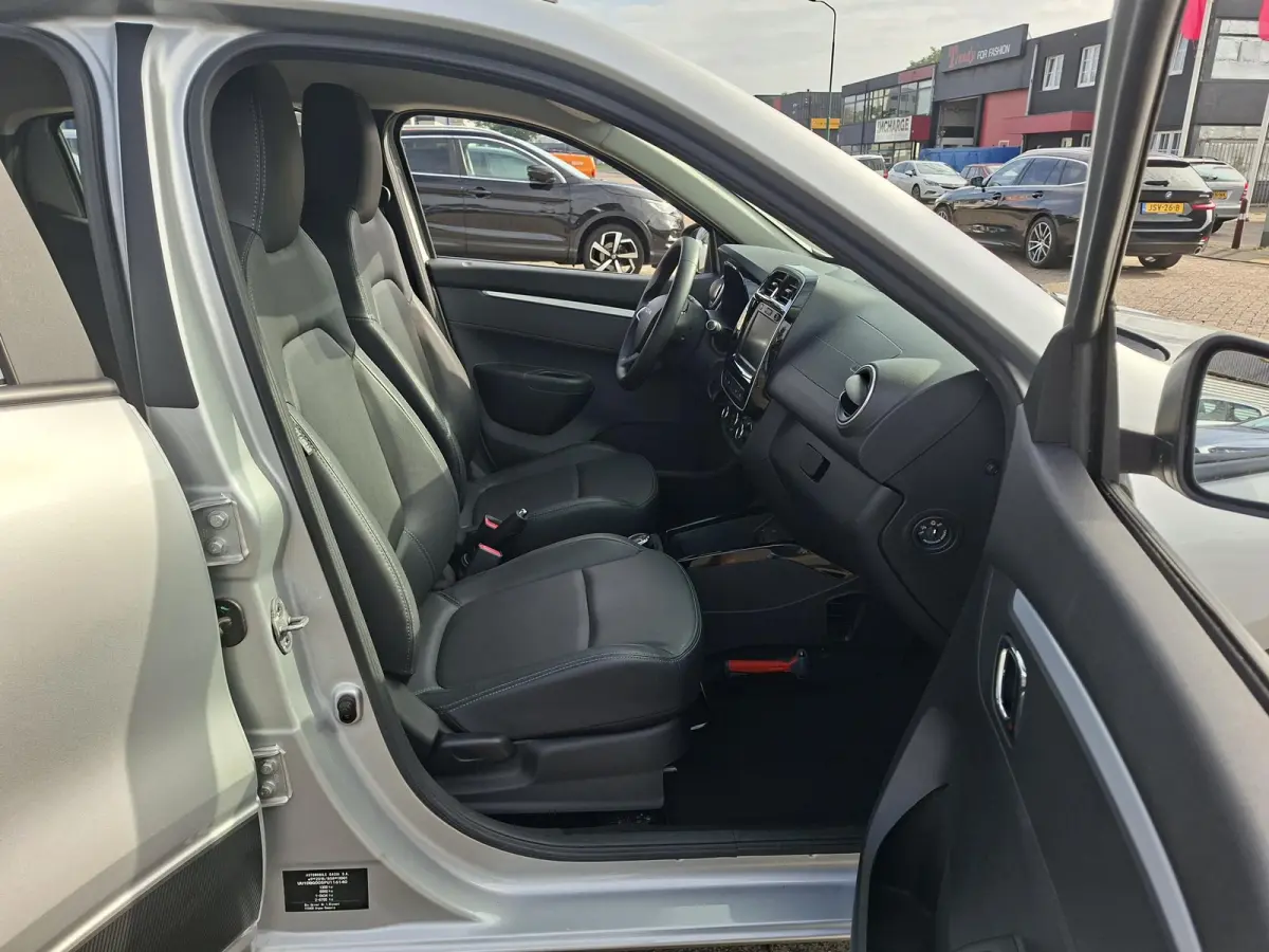 Expression SOH 92% Carplay Navigatie LM Velgen Camera Lederen Interieur PDC-Achter