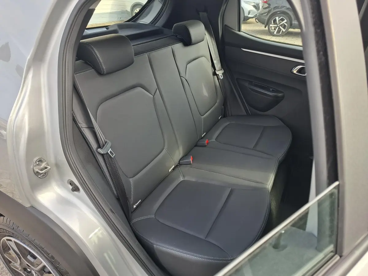 Expression SOH 92% Carplay Navigatie LM Velgen Camera Lederen Interieur PDC-Achter