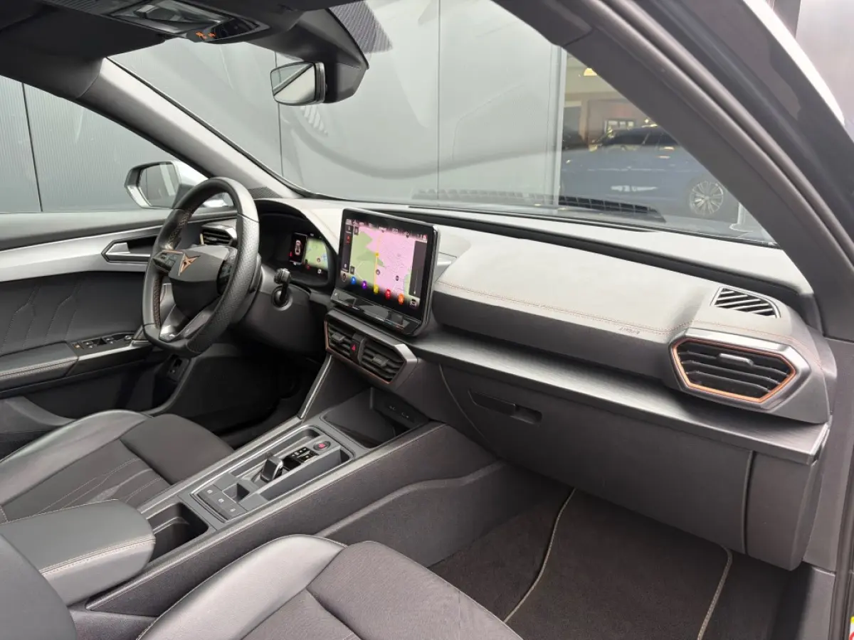 1.4 e-Hybrid VZ Performance 245pk ACC LED Camera V-Cockpit Carplay Sfeerlicht