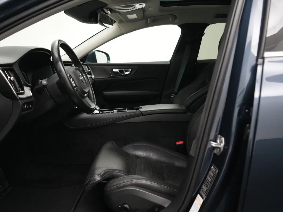 T6 Recharge AWD Inscription | Achterbank verwarmd | Achteruitrijcamera | Audio installatie