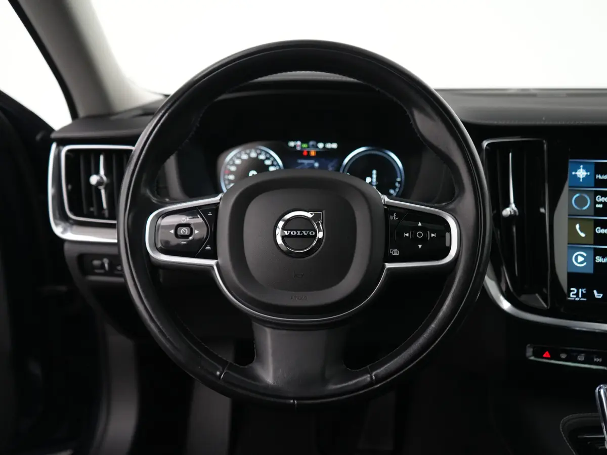 T6 Recharge AWD Inscription | Achterbank verwarmd | Achteruitrijcamera | Audio installatie