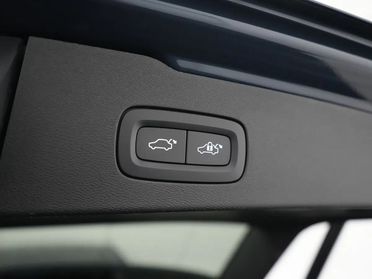 T6 Recharge AWD Inscription | Achterbank verwarmd | Achteruitrijcamera | Audio installatie