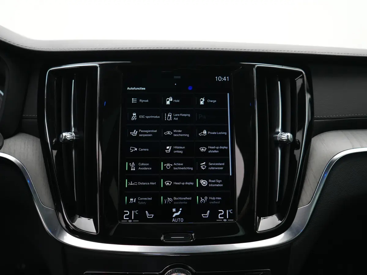 T6 Recharge AWD Inscription | Achterbank verwarmd | Achteruitrijcamera | Audio installatie
