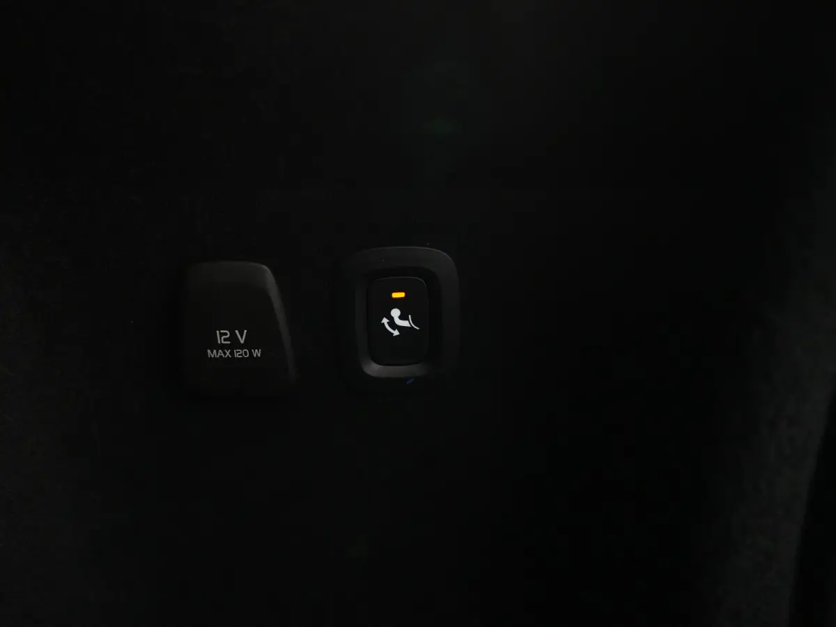 T6 Recharge AWD Inscription | Achterbank verwarmd | Achteruitrijcamera | Audio installatie
