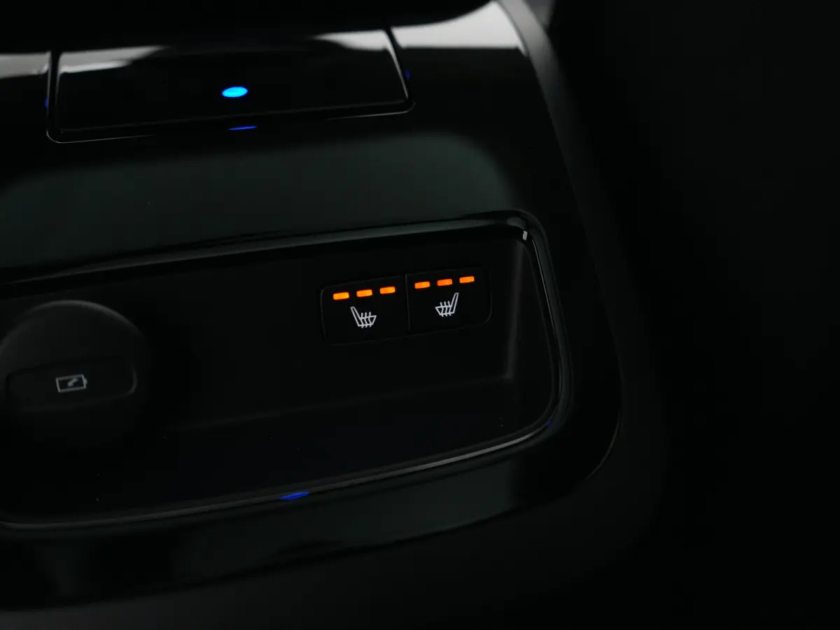 T6 Recharge AWD Inscription | Achterbank verwarmd | Achteruitrijcamera | Audio installatie
