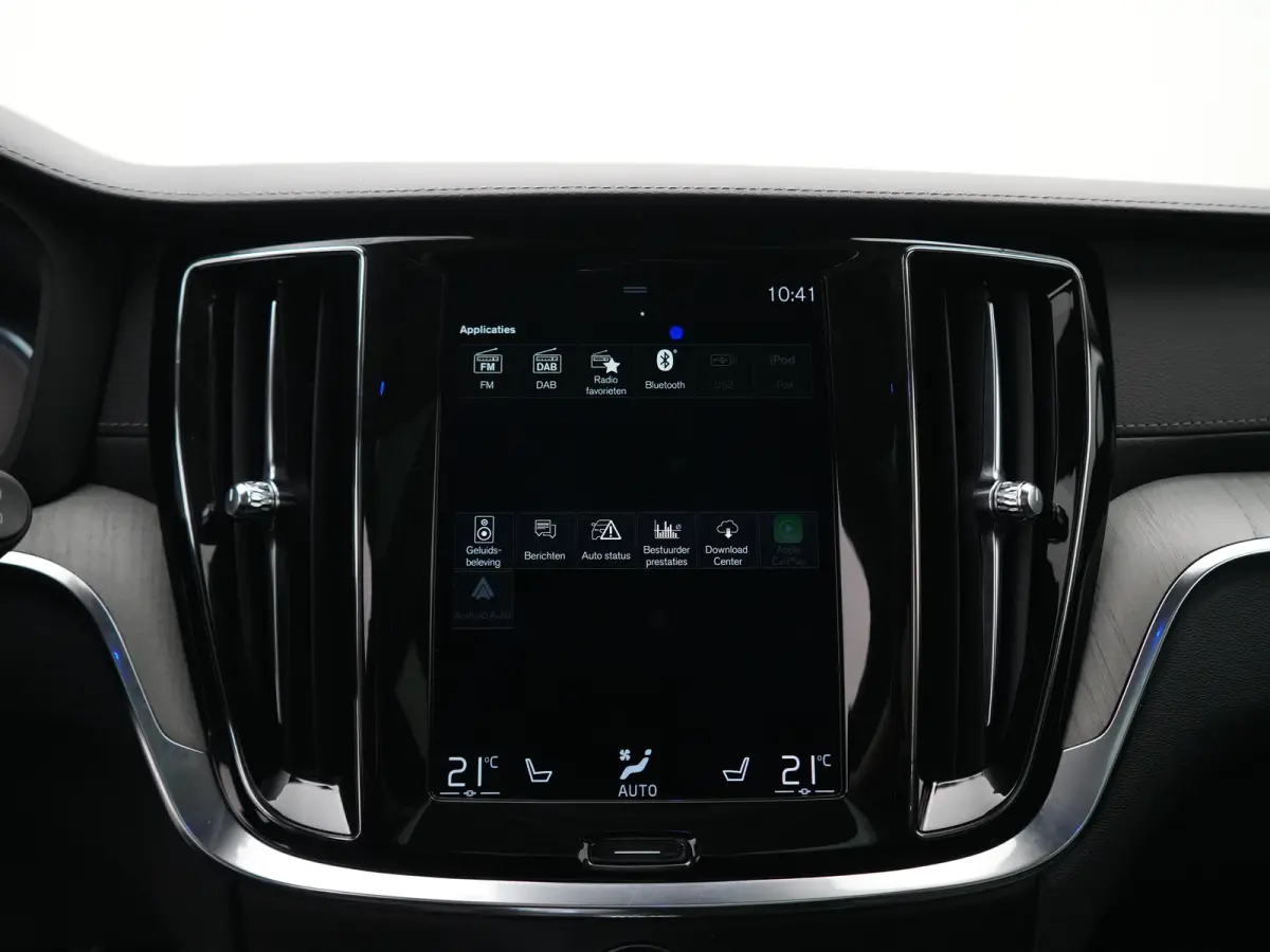T6 Recharge AWD Inscription | Achterbank verwarmd | Achteruitrijcamera | Audio installatie