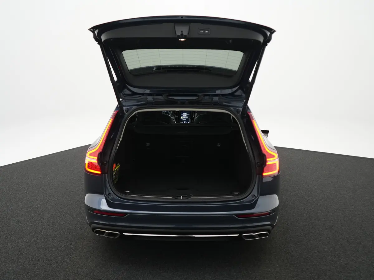 T6 Recharge AWD Inscription | Achterbank verwarmd | Achteruitrijcamera | Audio installatie