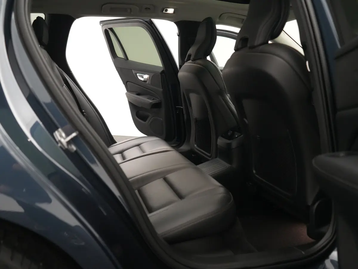 T6 Recharge AWD Inscription | Achterbank verwarmd | Achteruitrijcamera | Audio installatie