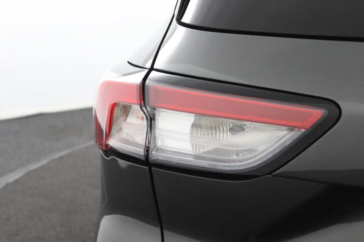 2.5 PHEV Vignale | Trekhaak | Winterpakket | Leder | Elek. Stoelen | CarPlay/Android Auto | LED | Stoelverwarming