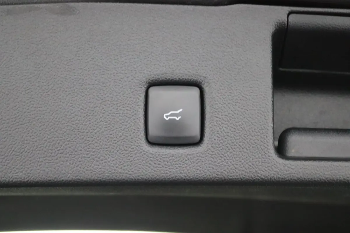 2.5 PHEV Vignale | Trekhaak | Winterpakket | Leder | Elek. Stoelen | CarPlay/Android Auto | LED | Stoelverwarming