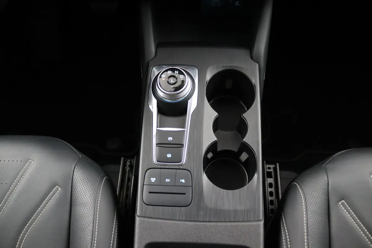 2.5 PHEV Vignale | Trekhaak | Winterpakket | Leder | Elek. Stoelen | CarPlay/Android Auto | LED | Stoelverwarming