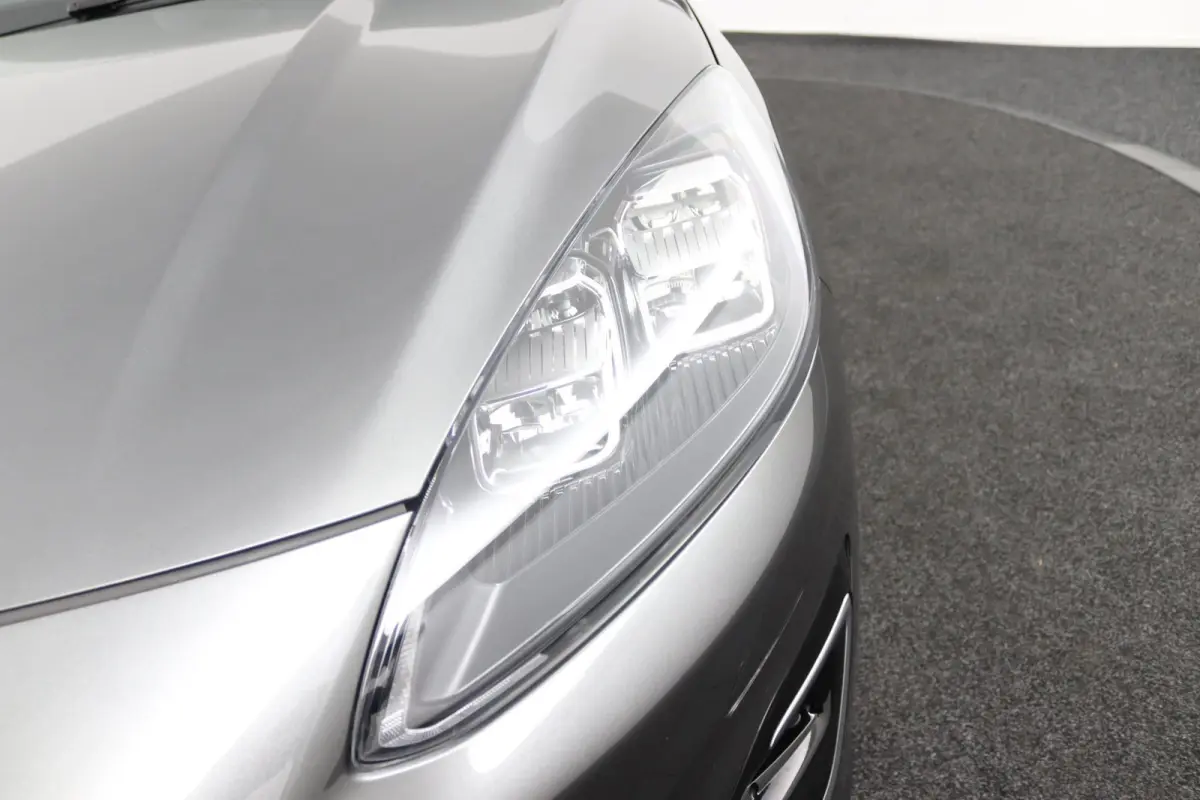 2.5 PHEV Vignale | Trekhaak | Winterpakket | Leder | Elek. Stoelen | CarPlay/Android Auto | LED | Stoelverwarming