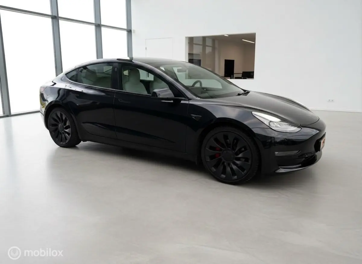Performance AWD 75 kWh | 12/2021 | 463 pk | Wit Interieur | Warmtepomp