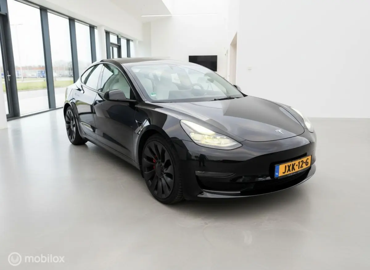 Performance AWD 75 kWh | 12/2021 | 463 pk | Wit Interieur | Warmtepomp