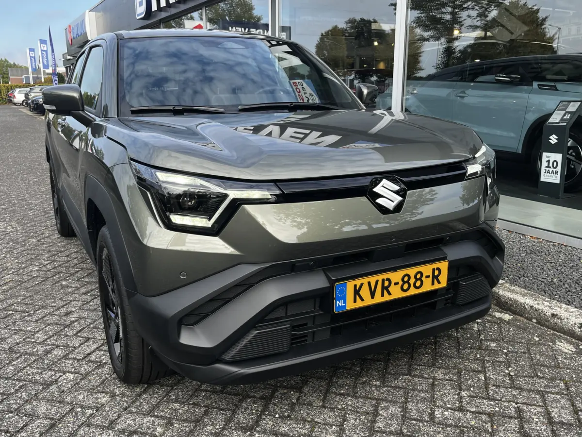 Select 61 kWh | Van €36.294 voor €32.294,- | €4.000 demo-voordeel | Direct uit voorraad leverbaar | Suzuki Safety System Pro | Keyless | Smart Entry & Start |