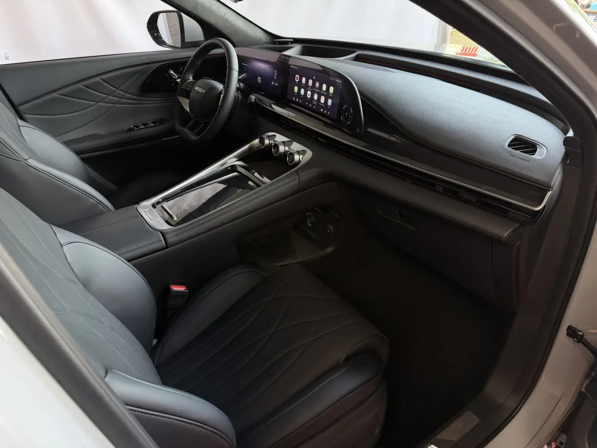 OMODA 9 PREMIUM AWD | 145 KM / TOTAAL MET BENZINE 1000KM ELEKTRISCH | 538 PK | 4WD 4X4