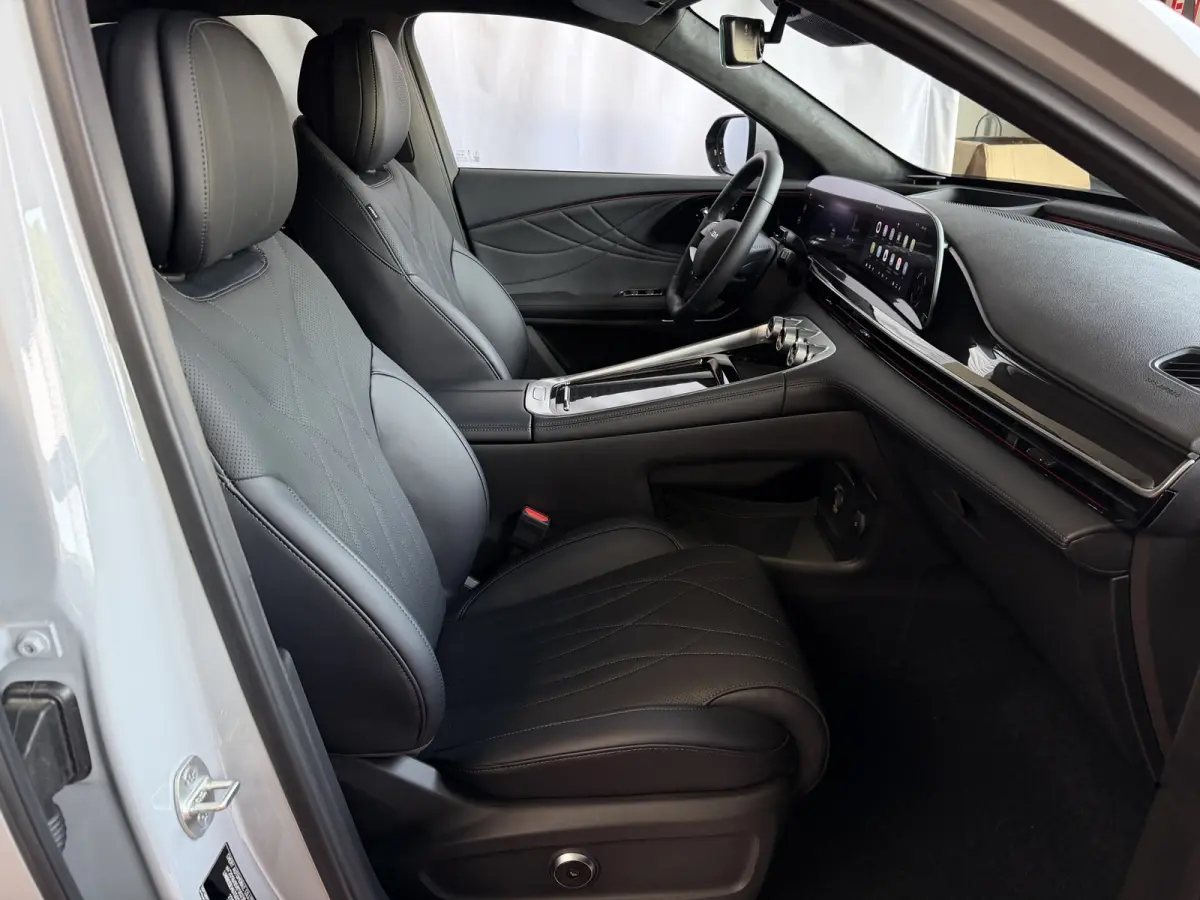 OMODA 9 PREMIUM AWD | 145 KM / TOTAAL MET BENZINE 1000KM ELEKTRISCH | 538 PK | 4WD 4X4
