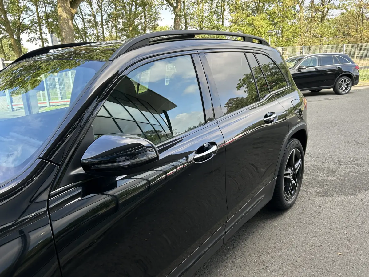 180 AMG 7-pers. // Trekhaak // Panoramadak // Memory // Keyless // Carplay // MultiBeam LED // Nightpakket // Sfeerverlichting