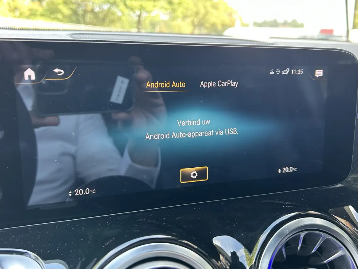 180 AMG 7-pers. // Trekhaak // Panoramadak // Memory // Keyless // Carplay // MultiBeam LED // Nightpakket // Sfeerverlichting