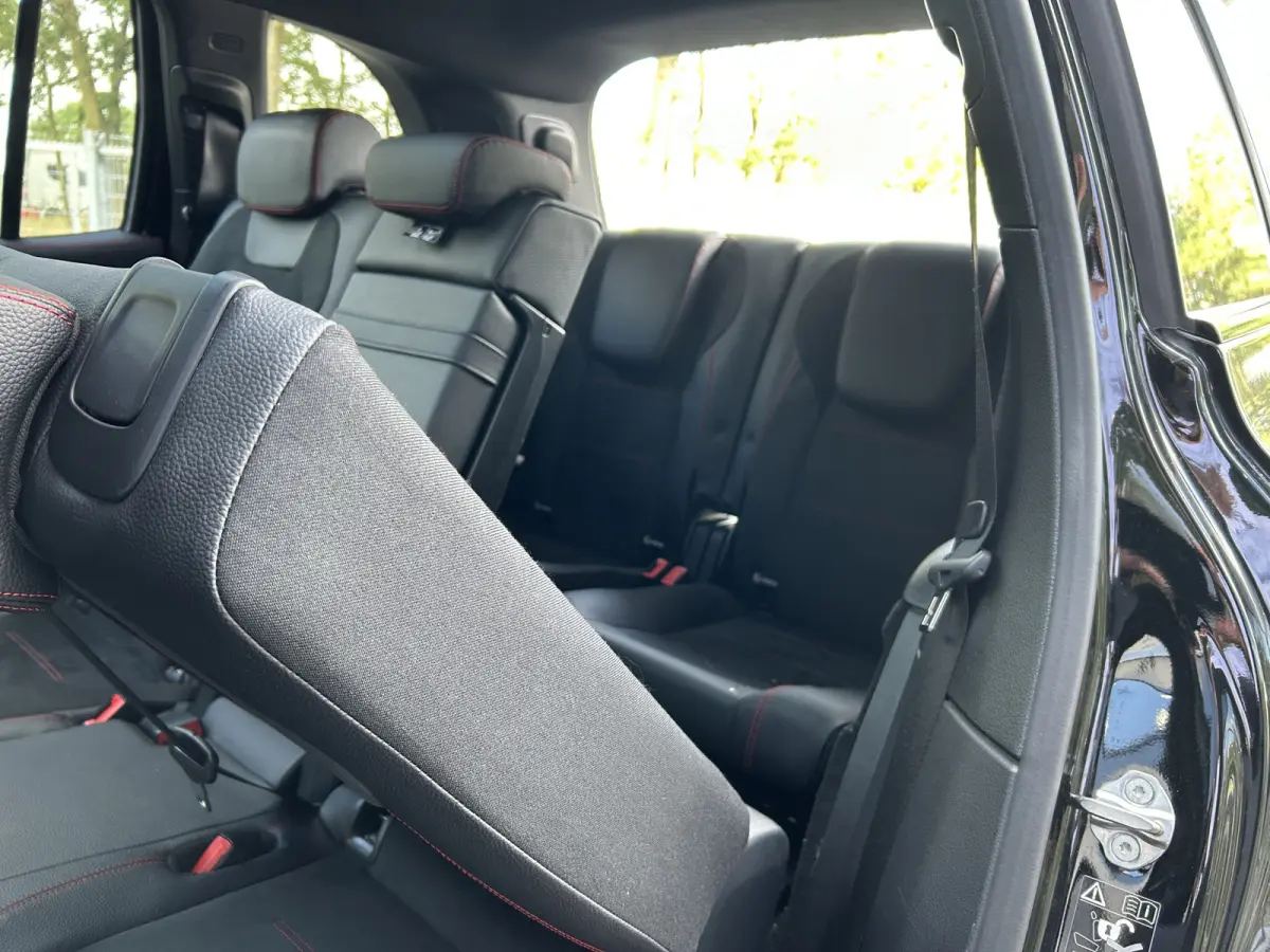 180 AMG 7-pers. // Trekhaak // Panoramadak // Memory // Keyless // Carplay // MultiBeam LED // Nightpakket // Sfeerverlichting