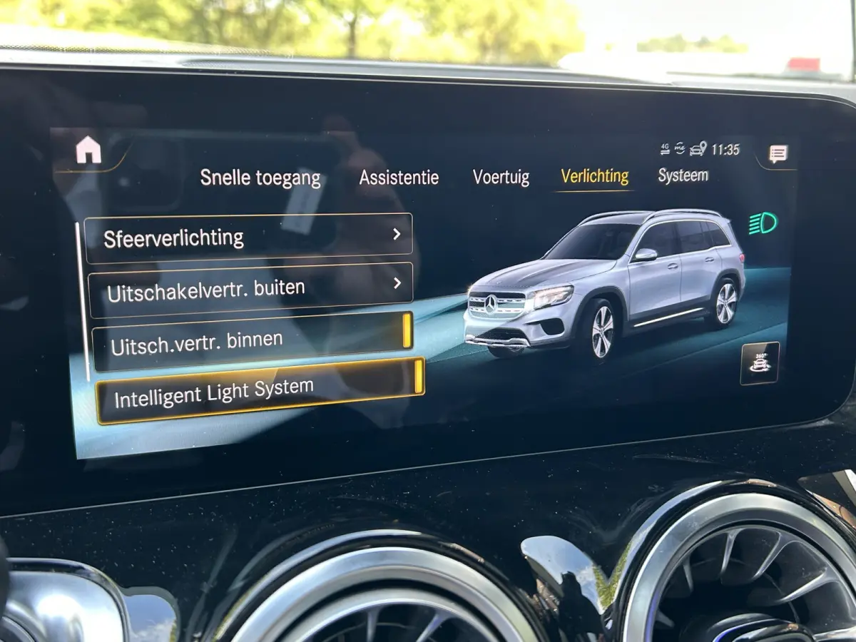 180 AMG 7-pers. // Trekhaak // Panoramadak // Memory // Keyless // Carplay // MultiBeam LED // Nightpakket // Sfeerverlichting