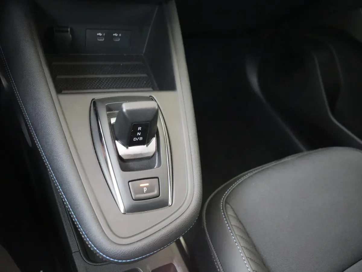 1.8 E-Tech Full Hybrid Esprit Alpine 160PK | Automaat | Google Navigatie | 360 Graden Camera | Stuurverwarming | 19'' Inch Velgen | Apple CarPlay & Android Auto