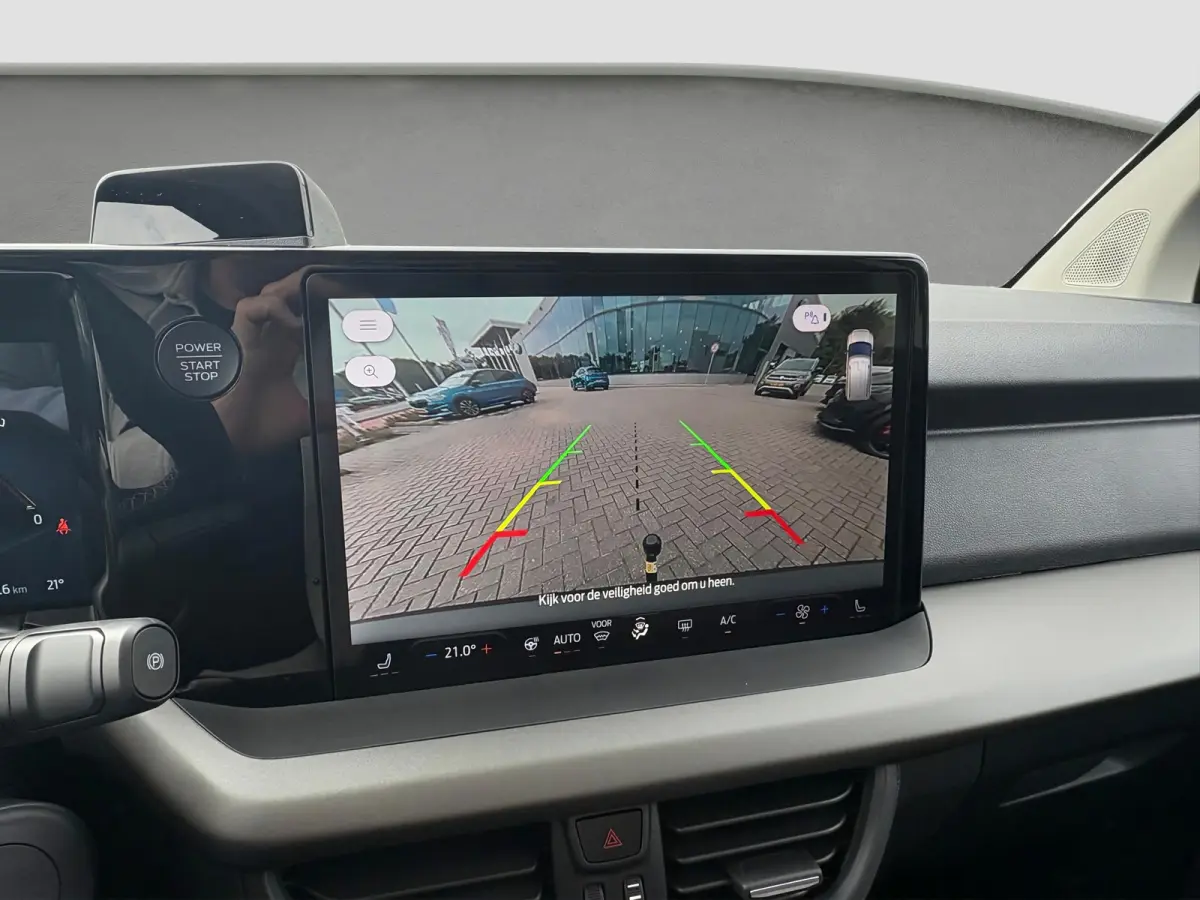 BEV Titanium | €7.535,- korting !! | Driver Assistance Pack incl. navigatie | Trekhaak | | Achterlichten LED | BLIS met Cross Traffic Alert  | Beglazing achter verduisterd (Privacy Glass)