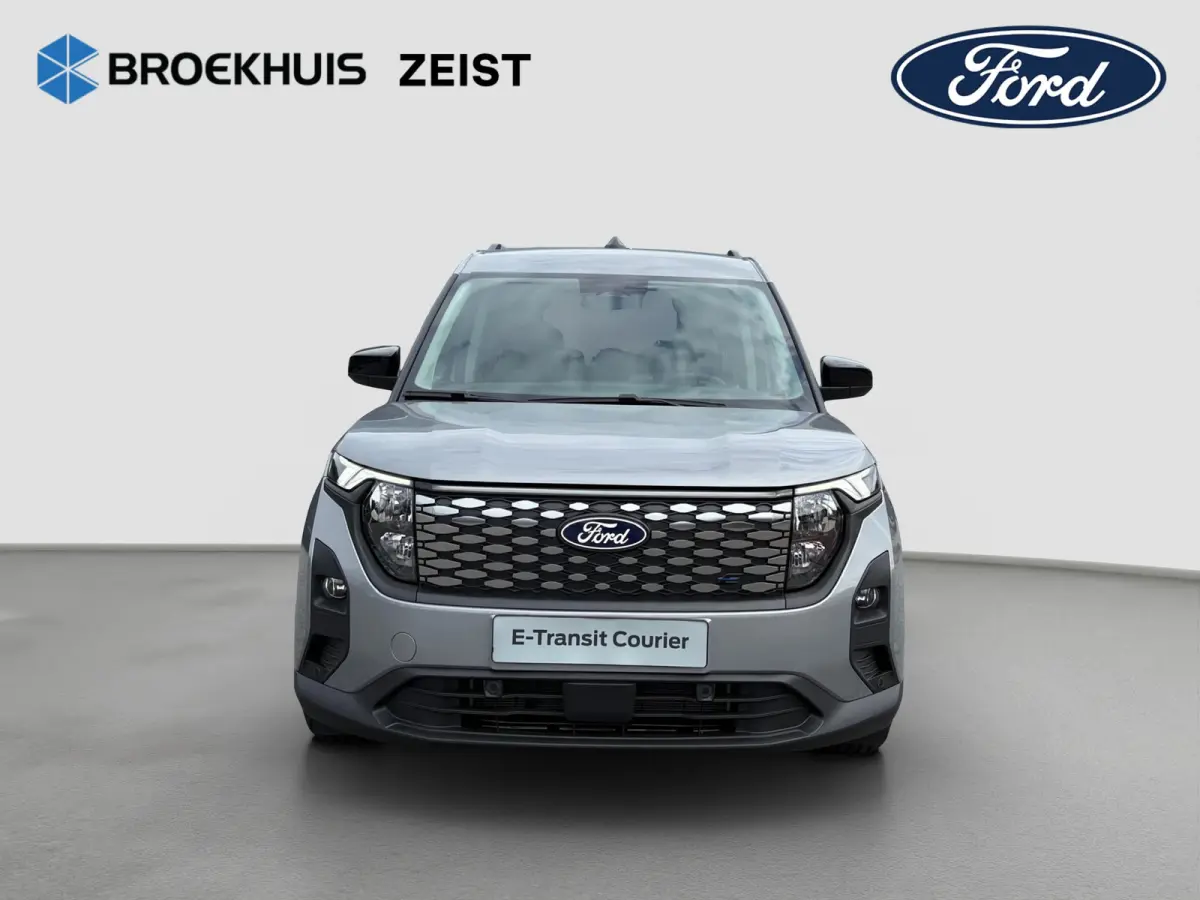BEV Titanium | €7.535,- korting !! | Driver Assistance Pack incl. navigatie | Trekhaak | | Achterlichten LED | BLIS met Cross Traffic Alert  | Beglazing achter verduisterd (Privacy Glass)