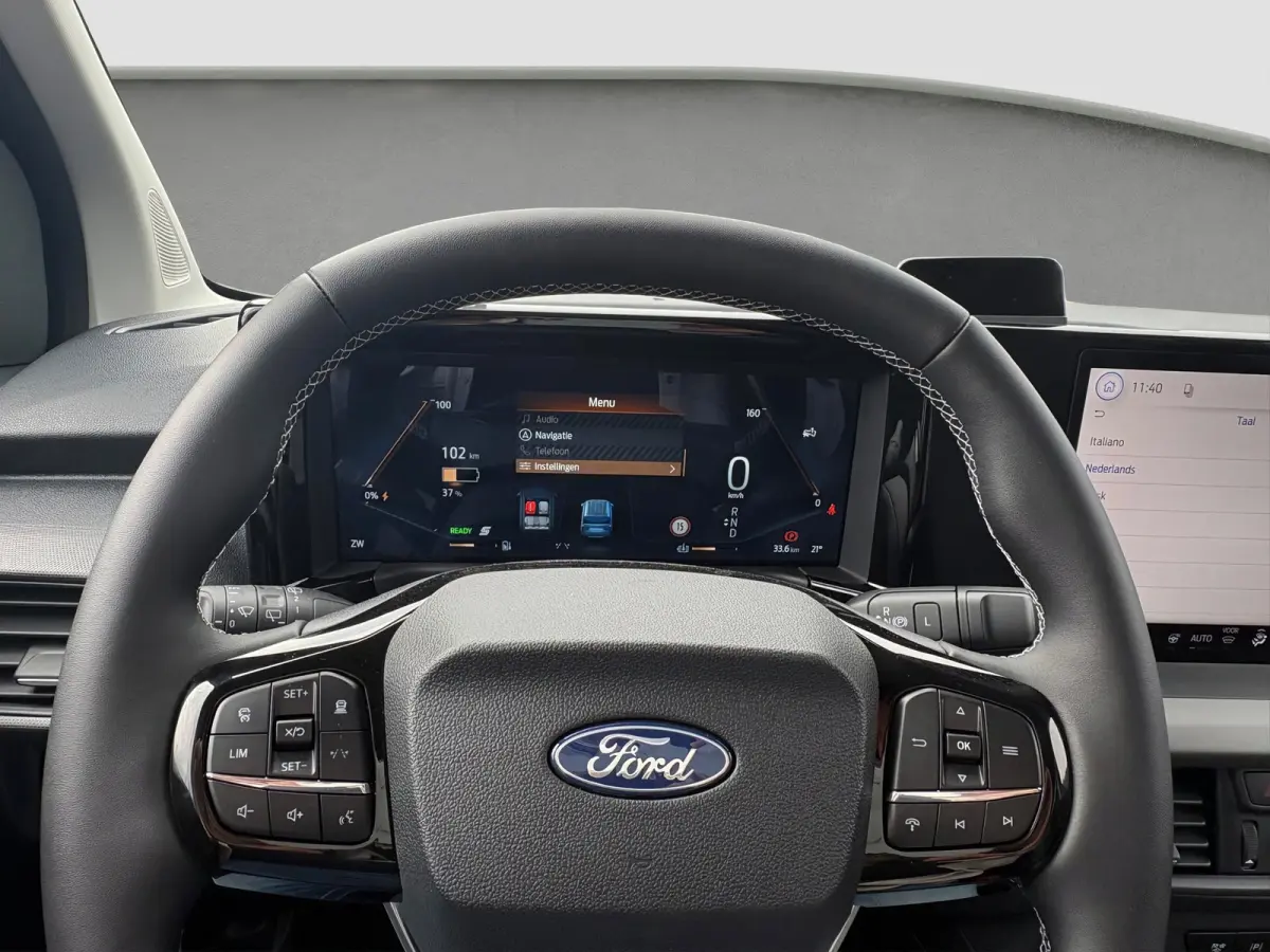 BEV Titanium | €7.535,- korting !! | Driver Assistance Pack incl. navigatie | Trekhaak | | Achterlichten LED | BLIS met Cross Traffic Alert  | Beglazing achter verduisterd (Privacy Glass)