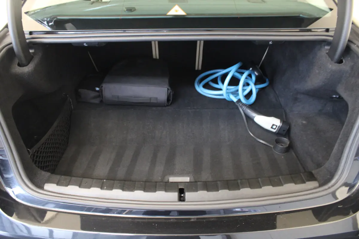 330e eDrive Edition |Leder|Stoelverw.|Navi|