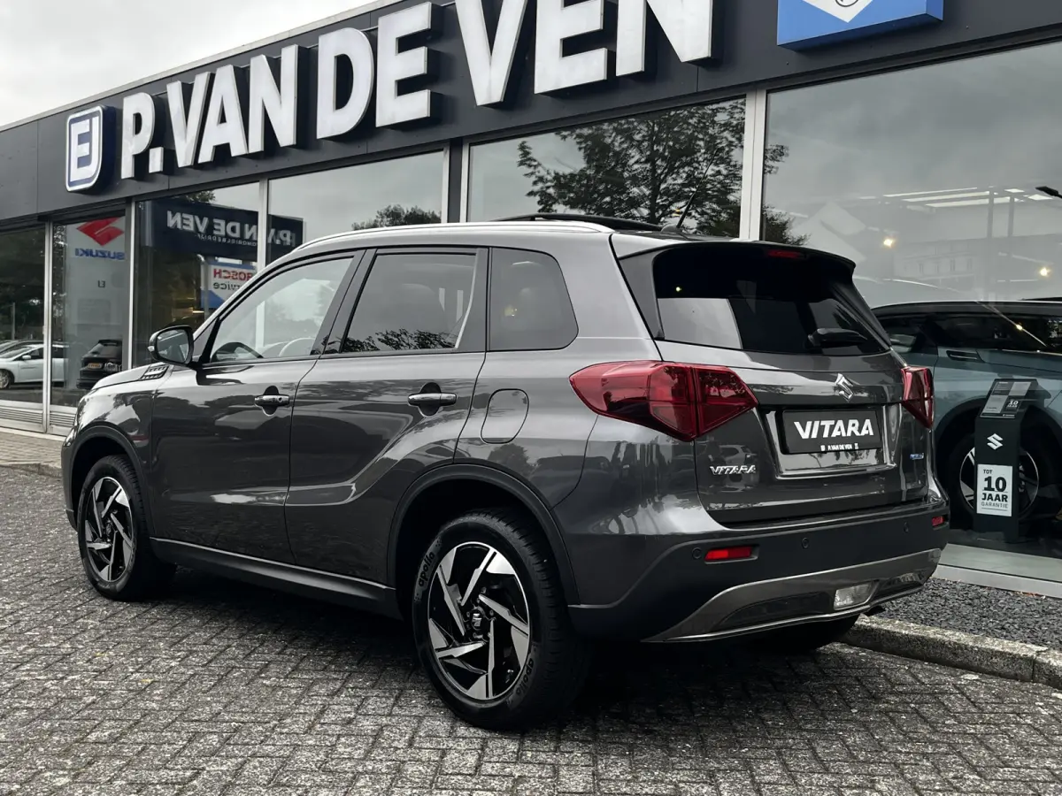1.4 Boosterjet Smart Hybrid Style Automaat | €2.000,- voordeel | Meerdere kleuren leverbaar | Pano | Adapt. Cruise | Camera | Dodehoek | Rijstrook | Stoelverwarming | etc. etc.