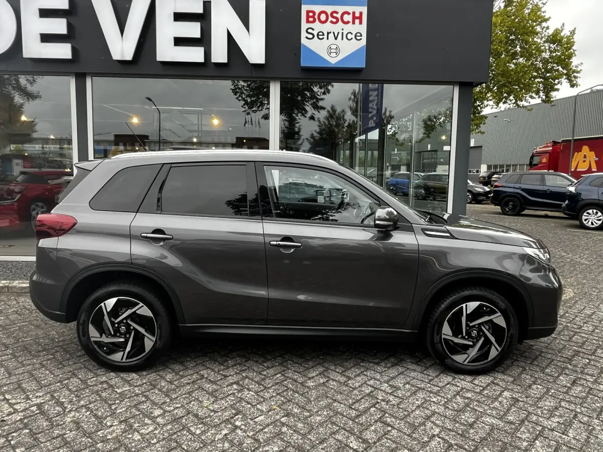1.4 Boosterjet Smart Hybrid Style Automaat | €2.000,- voordeel | Meerdere kleuren leverbaar | Pano | Adapt. Cruise | Camera | Dodehoek | Rijstrook | Stoelverwarming | etc. etc.