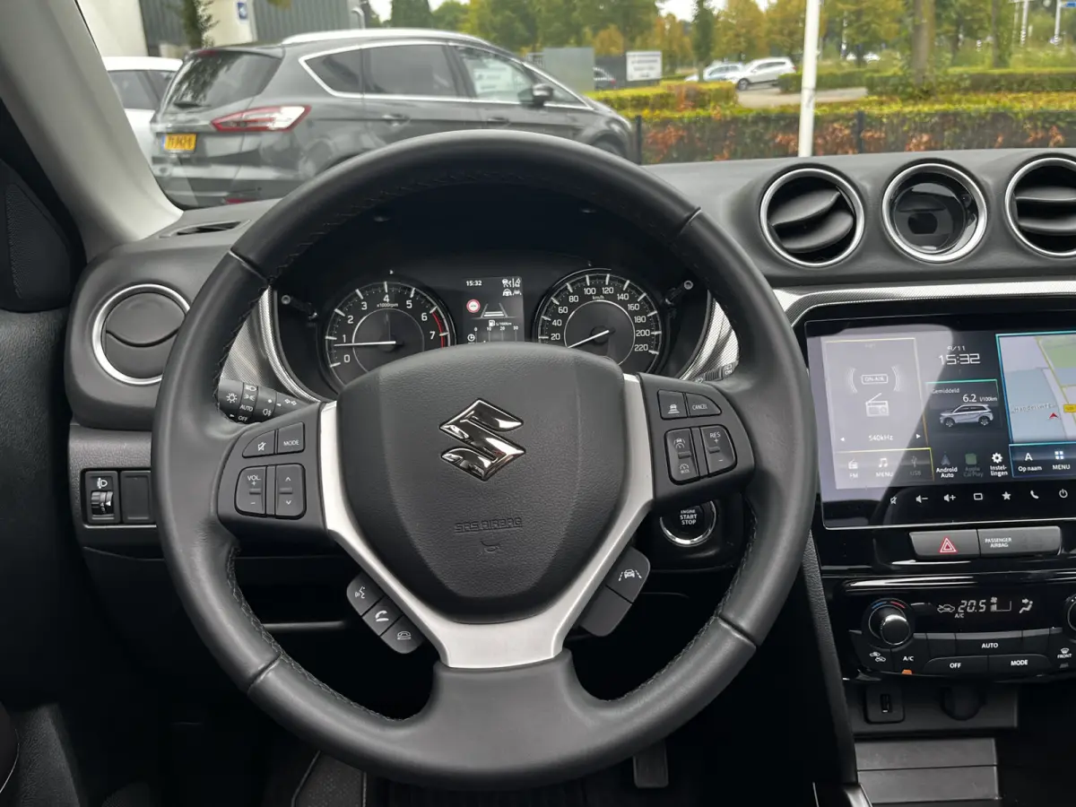 1.4 Boosterjet Smart Hybrid Style Automaat | €2.000,- voordeel | Meerdere kleuren leverbaar | Pano | Adapt. Cruise | Camera | Dodehoek | Rijstrook | Stoelverwarming | etc. etc.