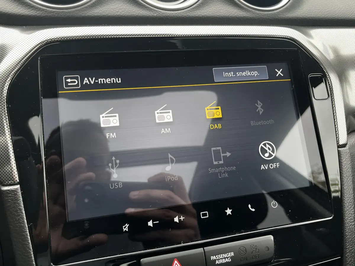 1.4 Boosterjet Smart Hybrid Style Automaat | €2.000,- voordeel | Meerdere kleuren leverbaar | Pano | Adapt. Cruise | Camera | Dodehoek | Rijstrook | Stoelverwarming | etc. etc.